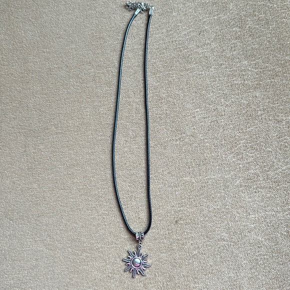 Black cord choker with sun charm - Picture 8 of 9